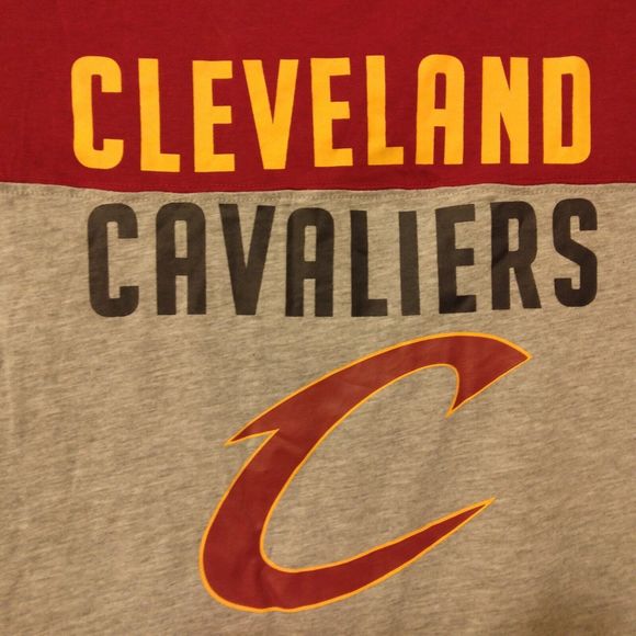 Clevelnad Cavaliers NBA tshirt womens XL Xlarge red gray raglan 3/4 sleeve - Picture 3 of 10